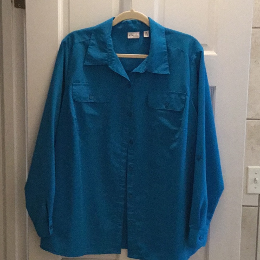 Women’s teal blouse